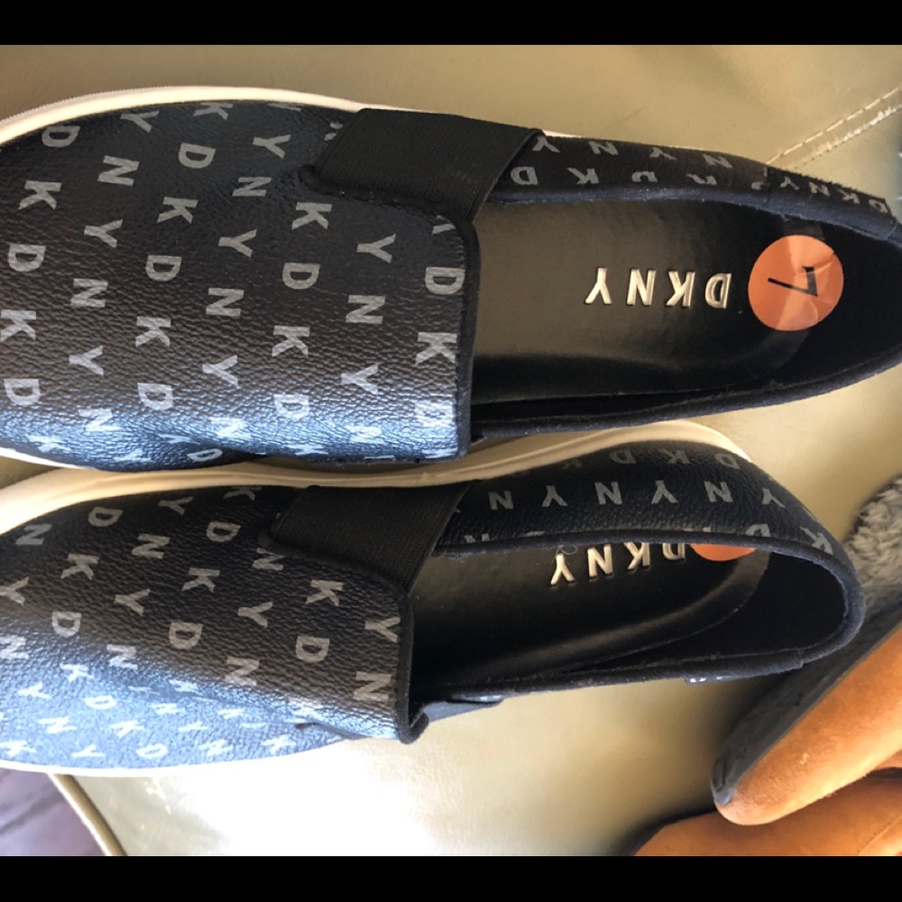 Dkny slip on shoes women’s
